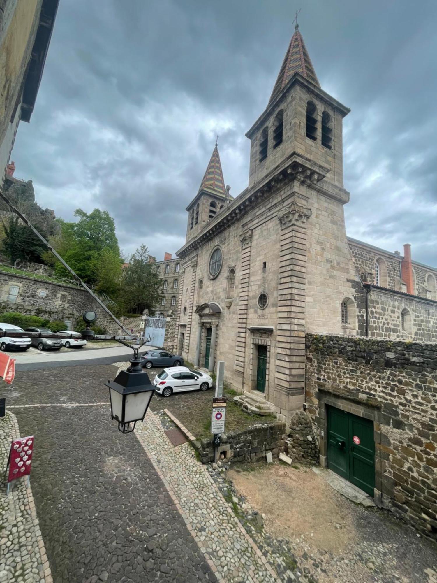 Aux Portes Du Mont Anis Le Puy-en-Velay Dış mekan fotoğraf