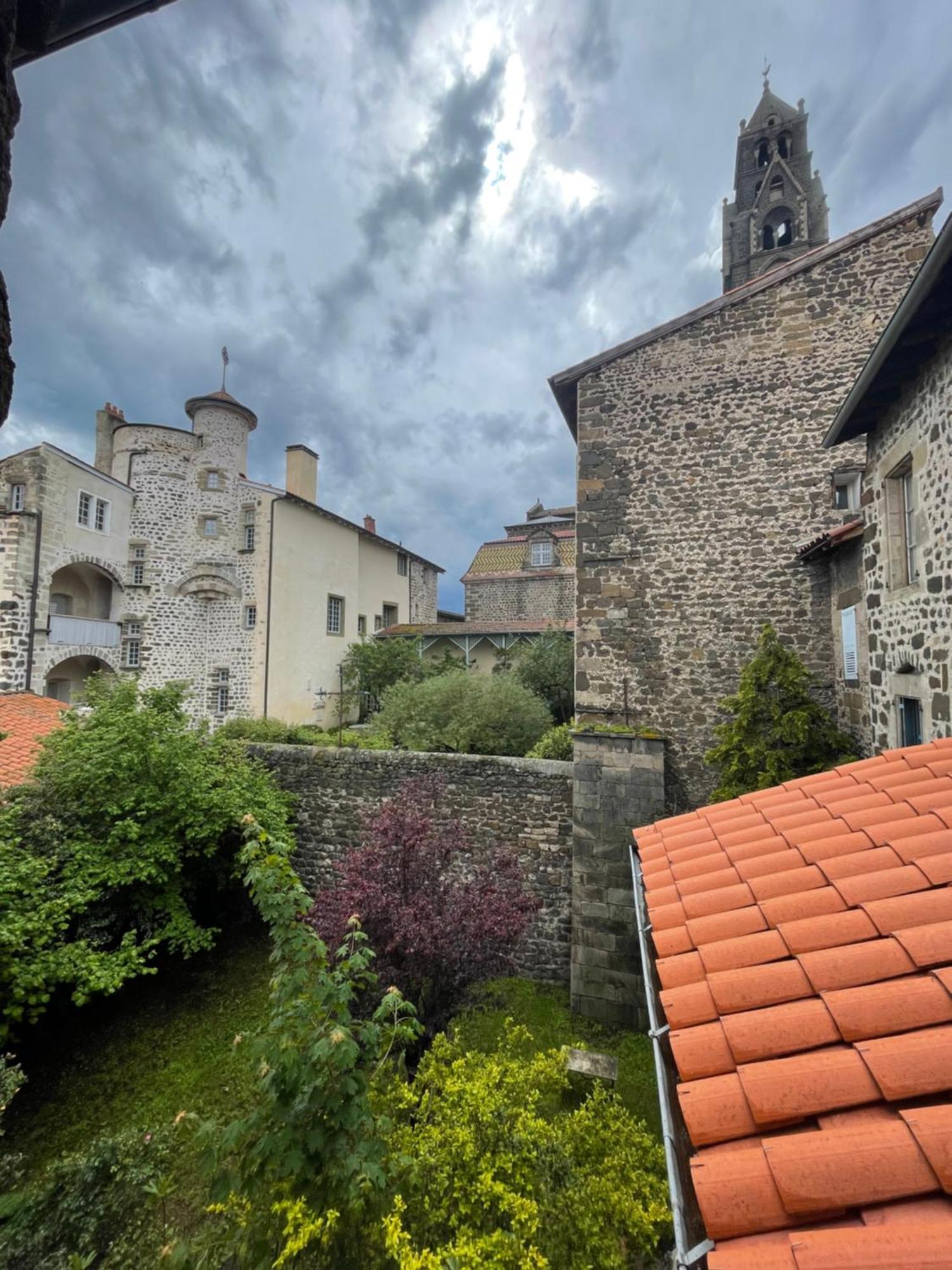 Aux Portes Du Mont Anis Le Puy-en-Velay Dış mekan fotoğraf